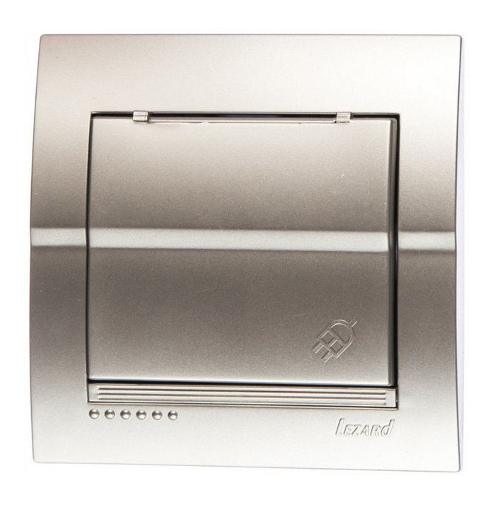 Lezard DERIY Серебристый металлик Розетка с заземляющими контактами с крышкой ПБТ  702-2828-123B